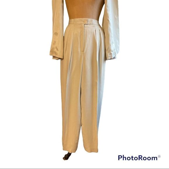 Vintage Crepe Silk Ecru Blazer and Pants suit - Jones New York - Picture 8 of 16